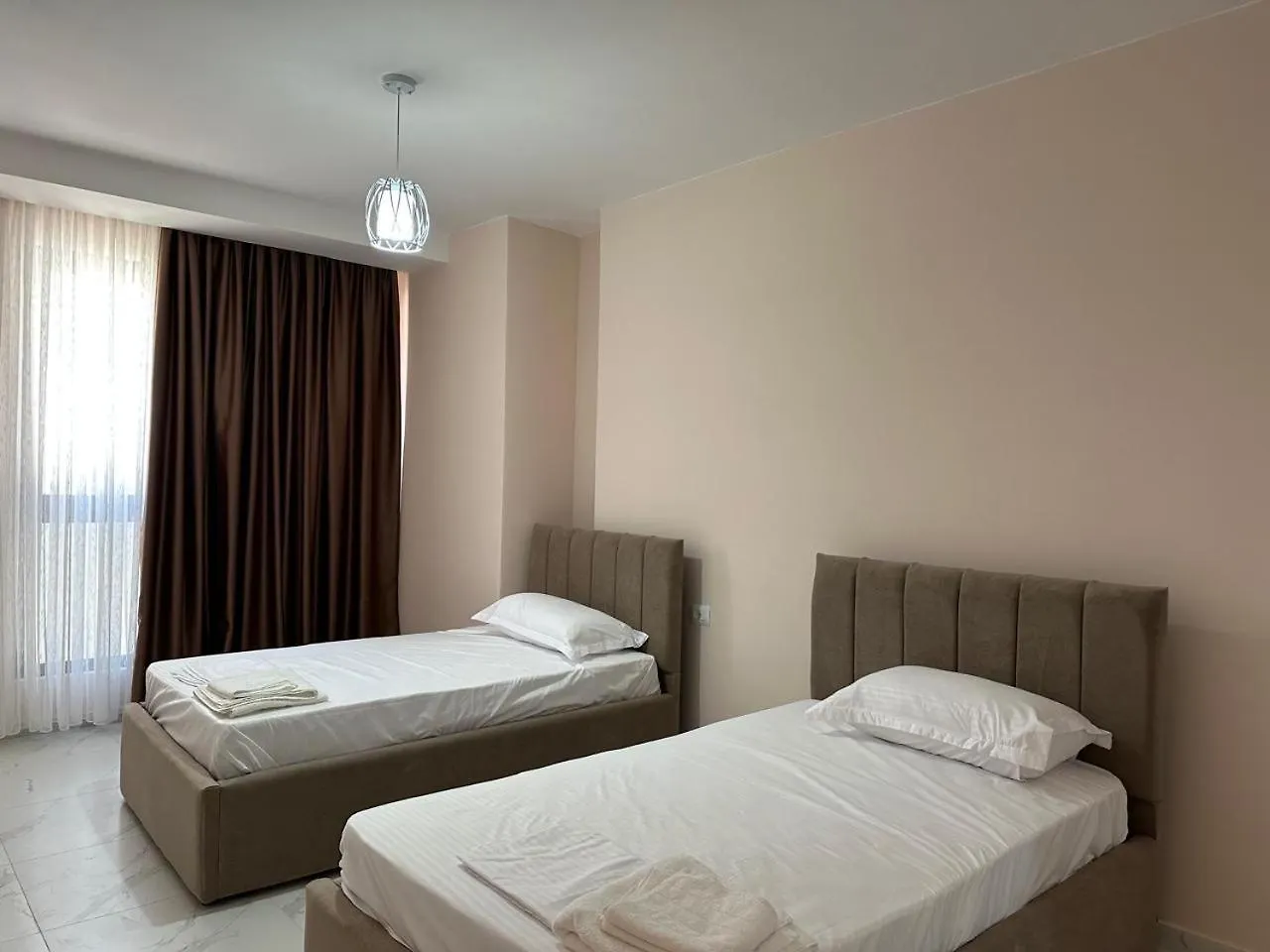 Adan Luxury Aparthotel オリクム アルバニア