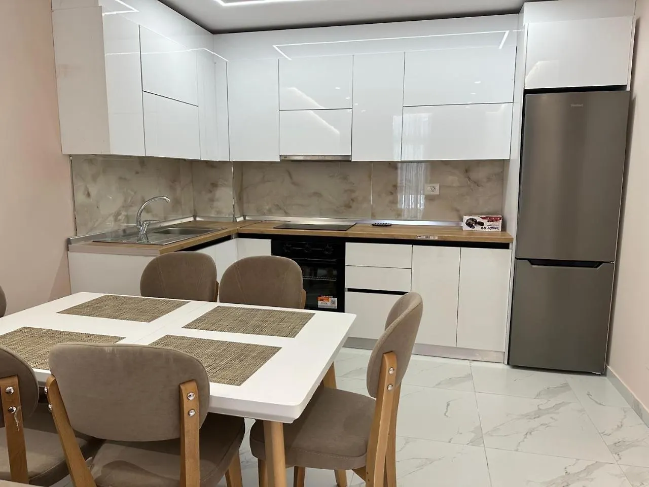 Adan Luxury Aparthotel Orikum Apartment