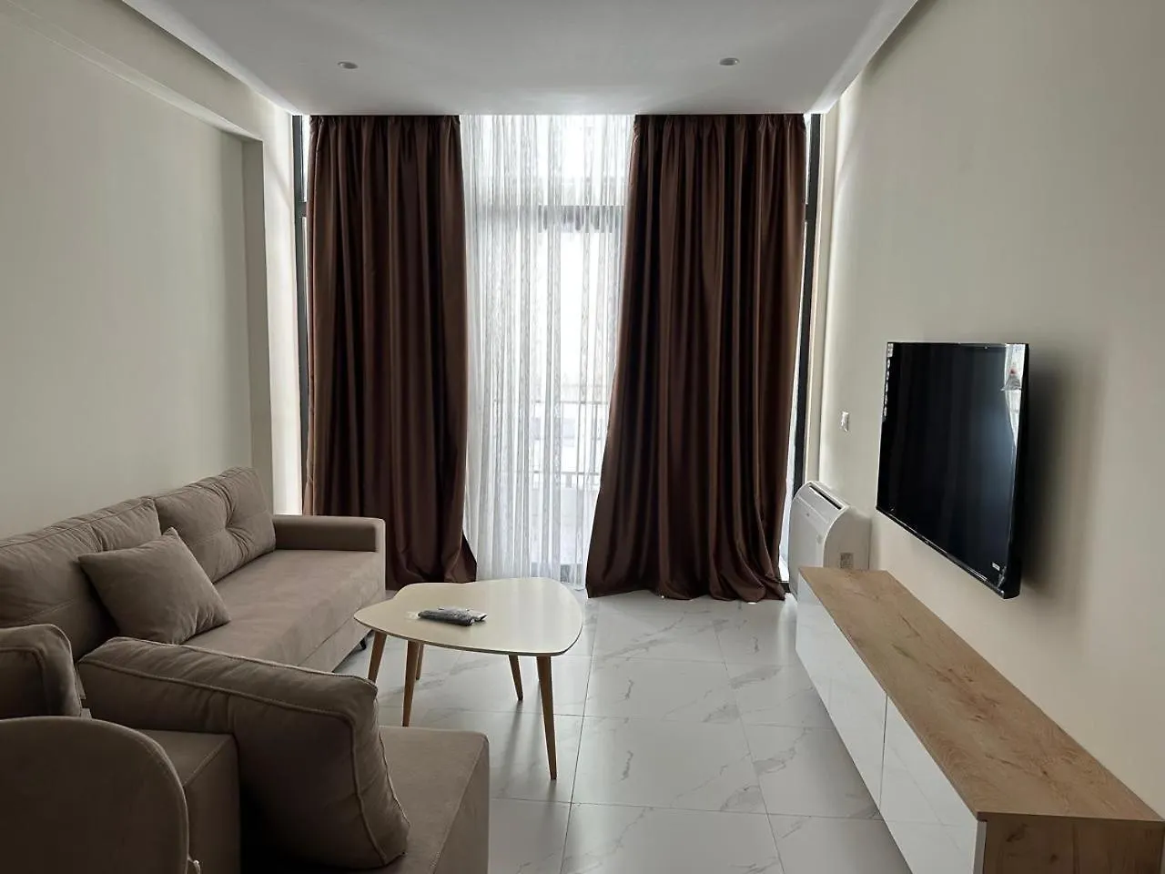 アパート Adan Luxury Aparthotel オリクム