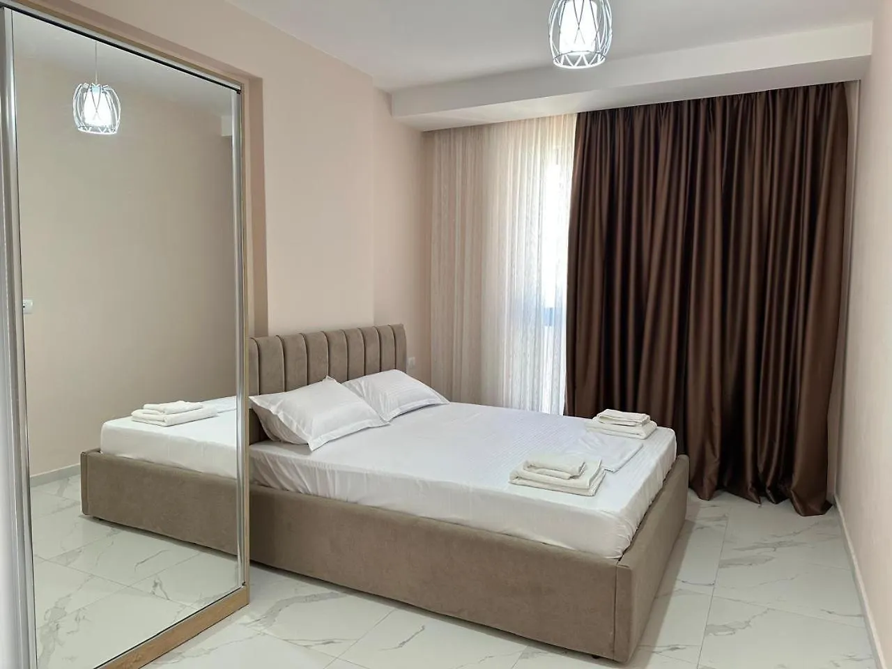 アパート Adan Luxury Aparthotel オリクム アルバニア