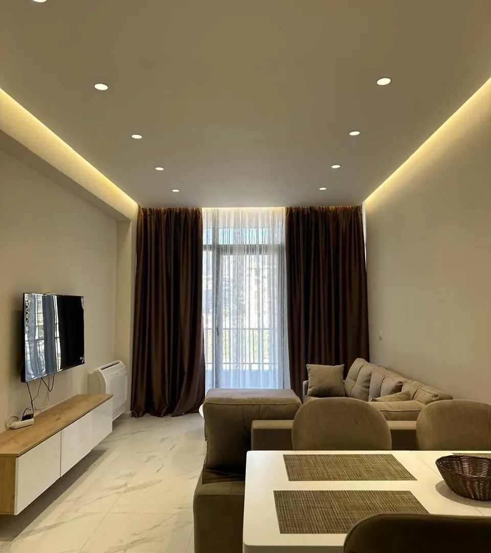 Adan Luxury Aparthotel オリクム